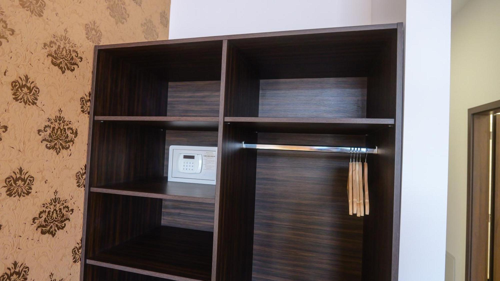 Premium City Centre Bedrooms Prešov Buitenkant foto