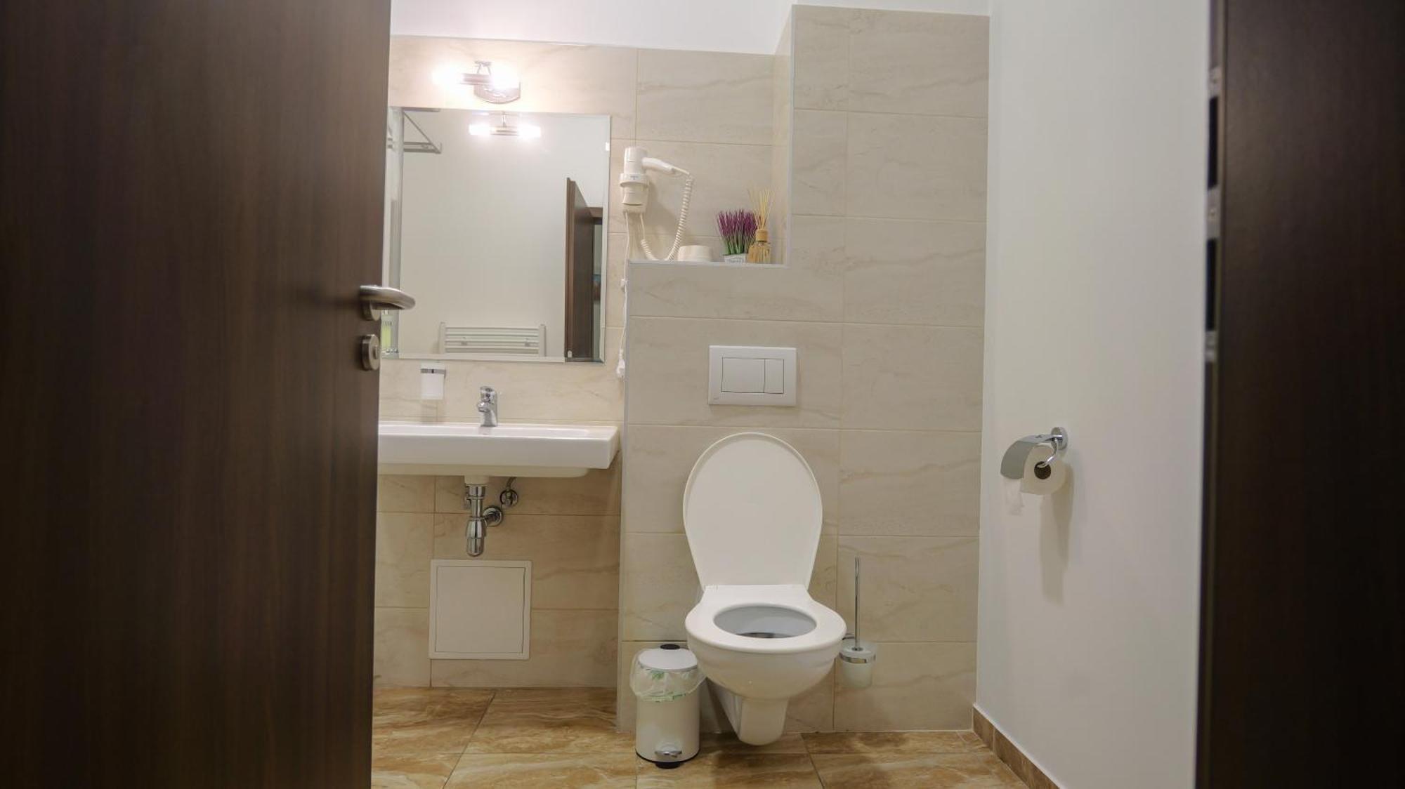Premium City Centre Bedrooms Prešov Buitenkant foto